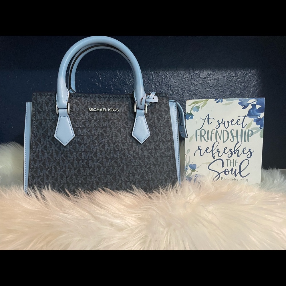Michael Kors Hope MD Messenger